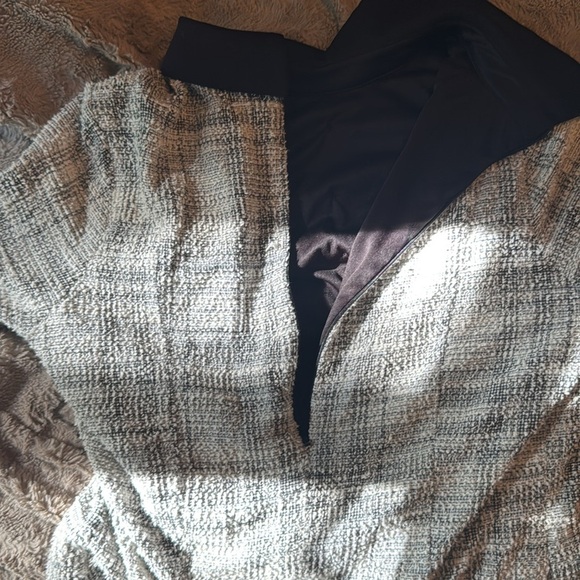 Kate & Lily black and white w/ pearl trim tweed dress in size 14 - Picture 4 of 5